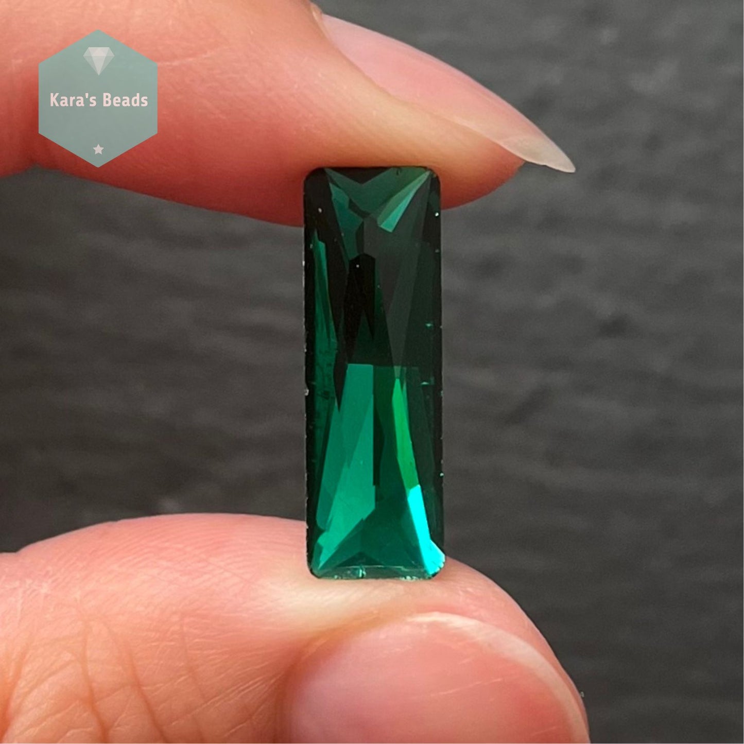 21x7 mm Princess Cut Baguette Emerald 1 pc